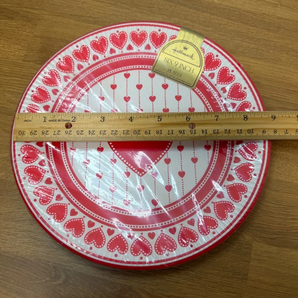 Vintage Hallmark Valentine Heart Paper Plates Red White 9 Inch 6 Count Sealed